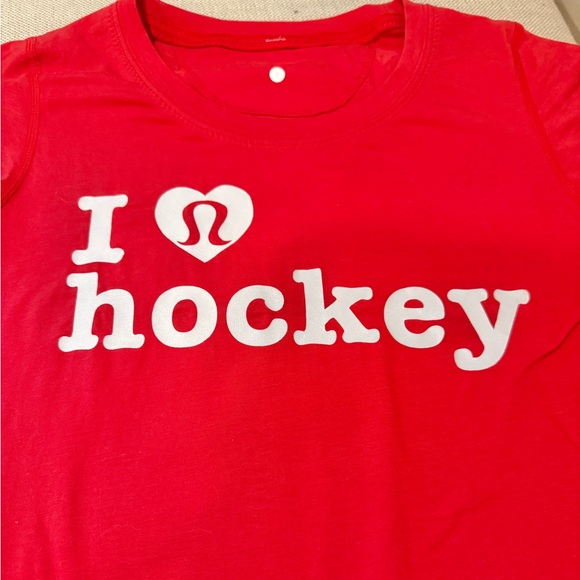 Lululemon 'I Love Hockey' T-Shirt - Picture 2 of 5